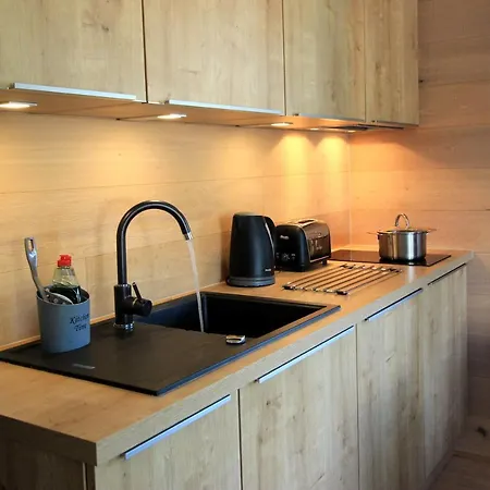 Lake View Apartment *